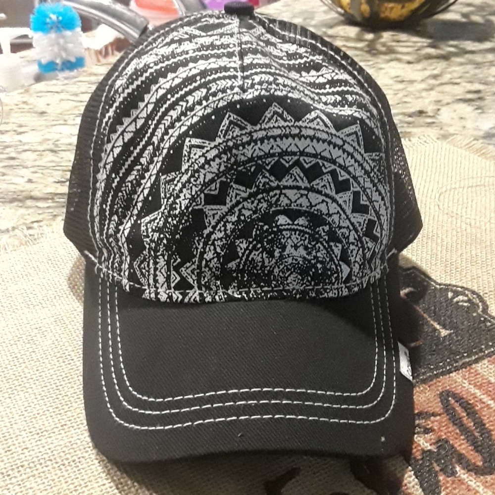 Womens Cruel ballcap